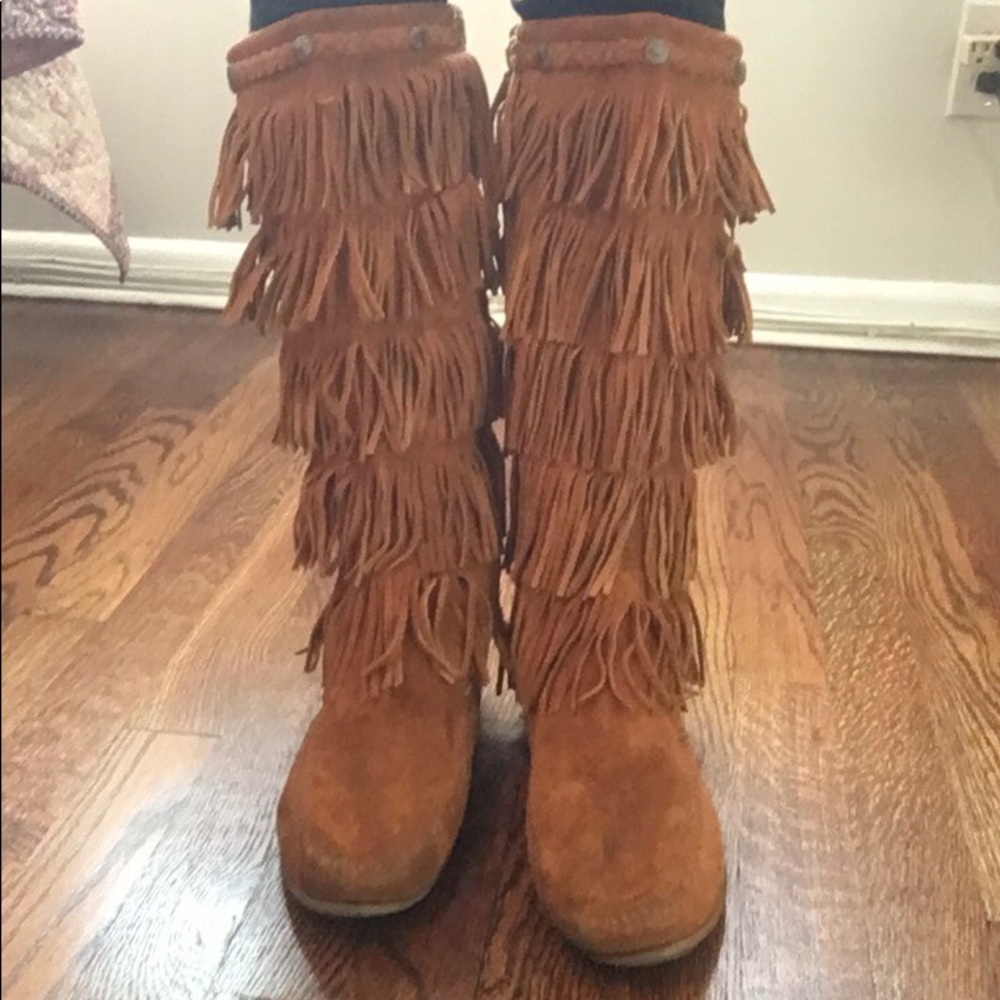 Minnetonka fringe boots